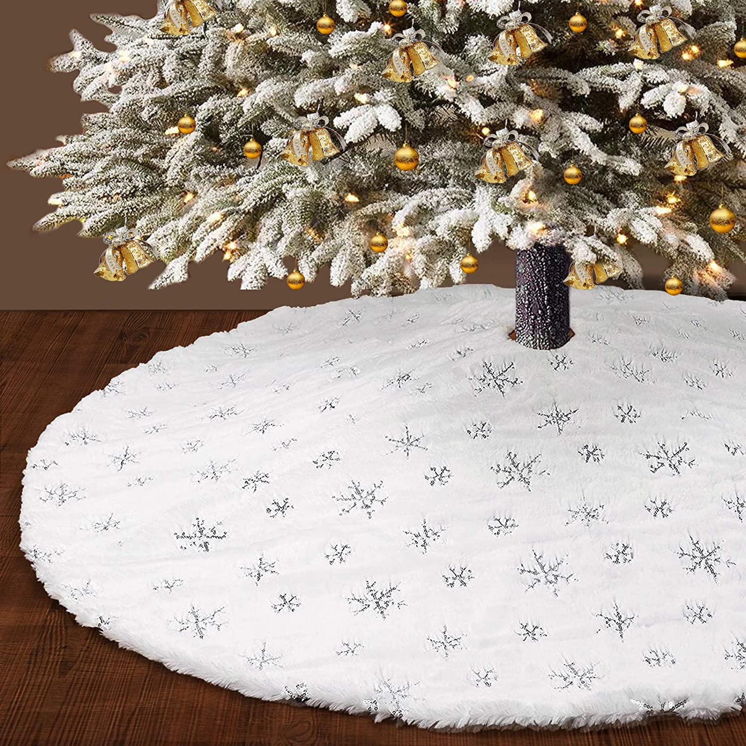 Top 10 Best Christmas Tree Skirts in 2023 - Bestlist (Top Quality Reviews)